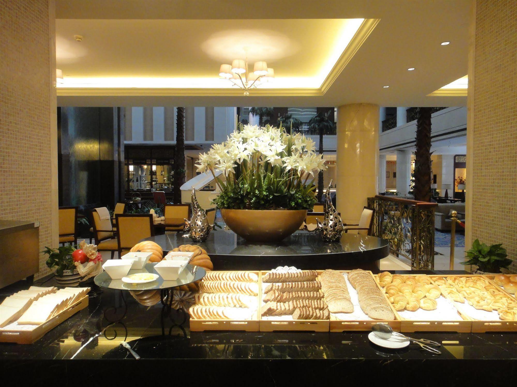 Jin Jiang West Capital International Hotel The Bell And Drum Tower Muslim Quarter & Metro Line 6 & Indoor Swimming Pool & Self-Service Free Laundry Room Xi'an  Luaran gambar
